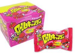 【駄菓子のまとめ買い・ 飴・チューイング系の駄菓子】 やおきん ロールキャンディ ラズベリー味 （24個入）