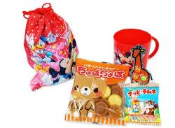 【駄菓子セット・お菓子の詰め合わせ】 河中堂 ディズニー巾着 駄菓子詰め合わせ コップ入り
