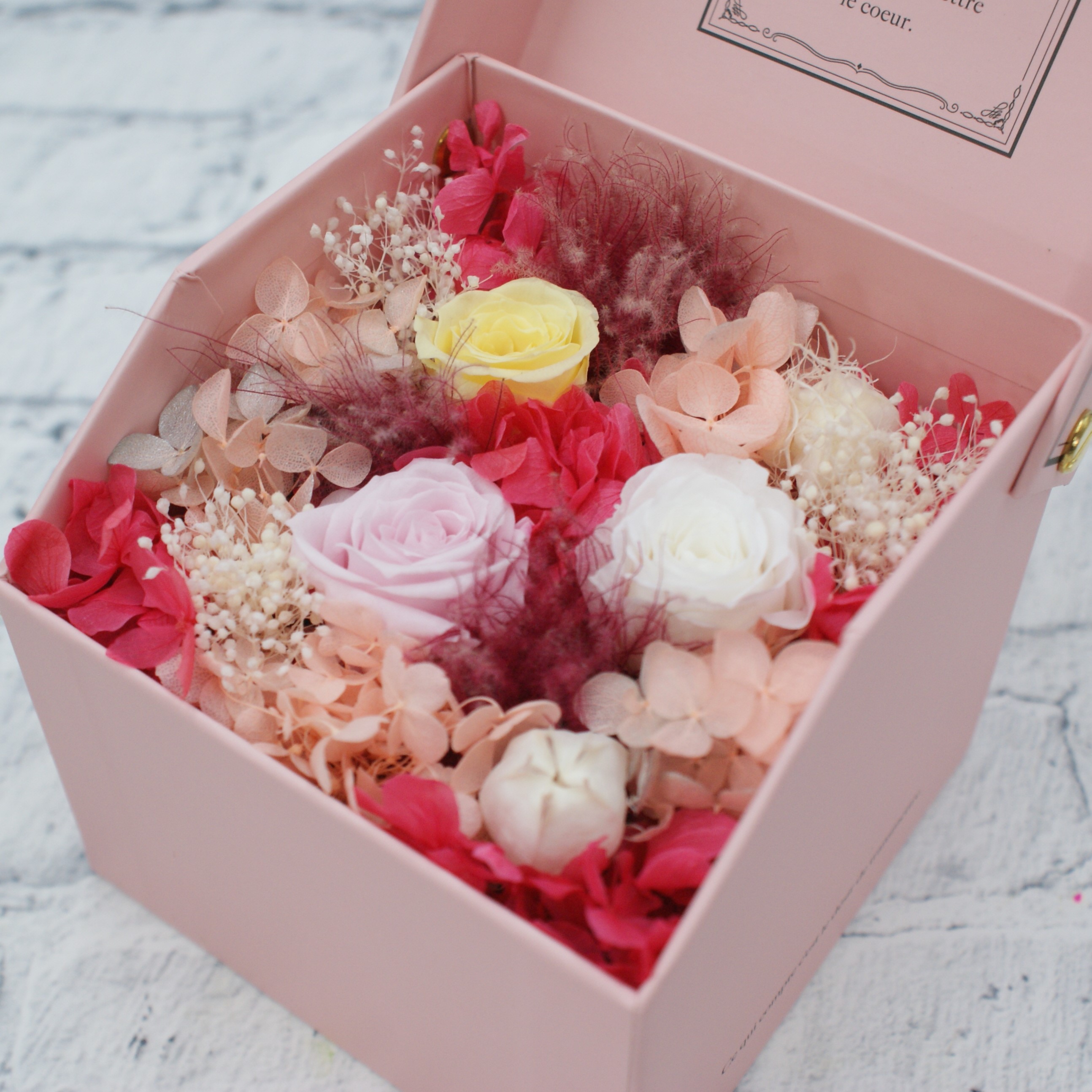 プリザーブドフラワー箱入り（白・黄色）◆508-05　送料込！