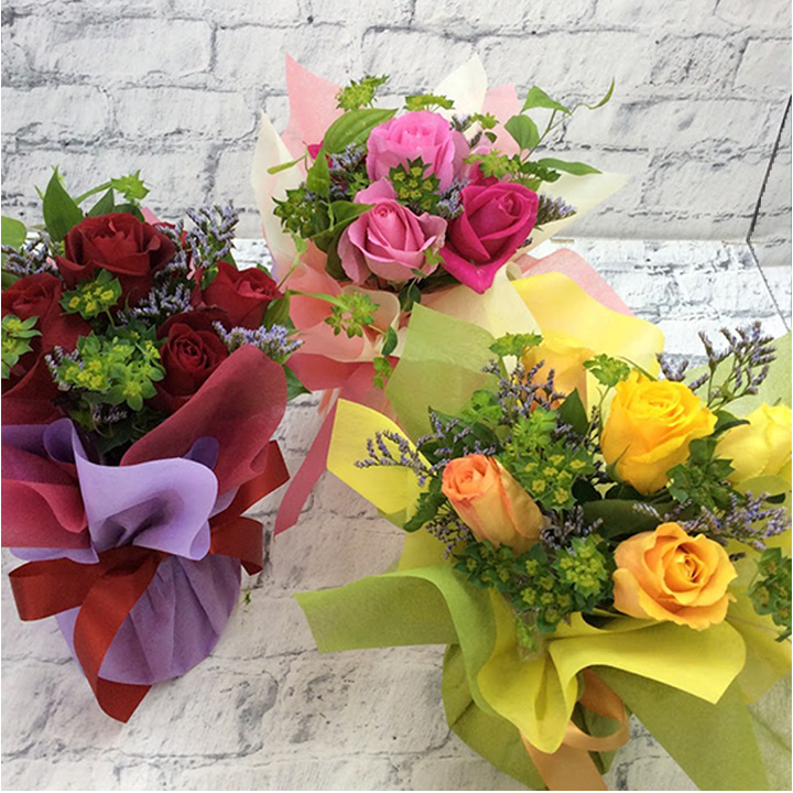 そのまま飾れる花束ミニ3300円A（生花）　送料込み！