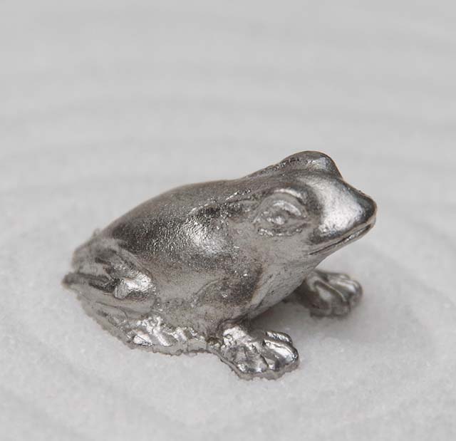 ミニチュアカエル錫2013m