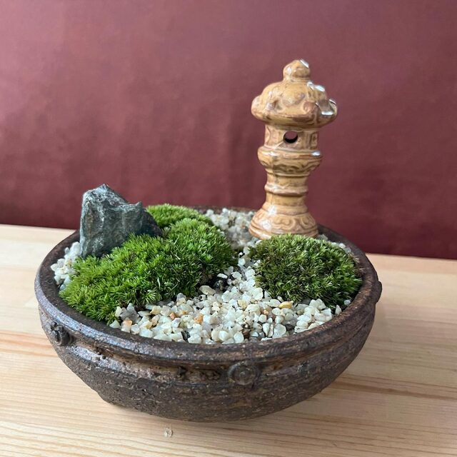 苔盆栽　春日灯篭