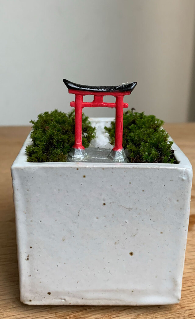 専用/神社/小物類 苔盆栽 【神域への入り口】万古焼創作角鉢 鳥居 神社 神様 苔