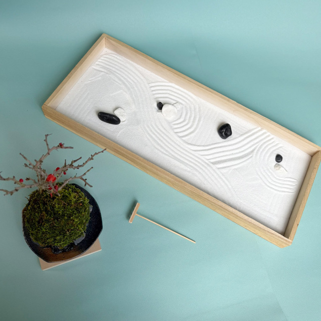 枯山水玉砂利長寿梅