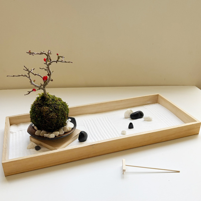 枯山水玉砂利長寿梅