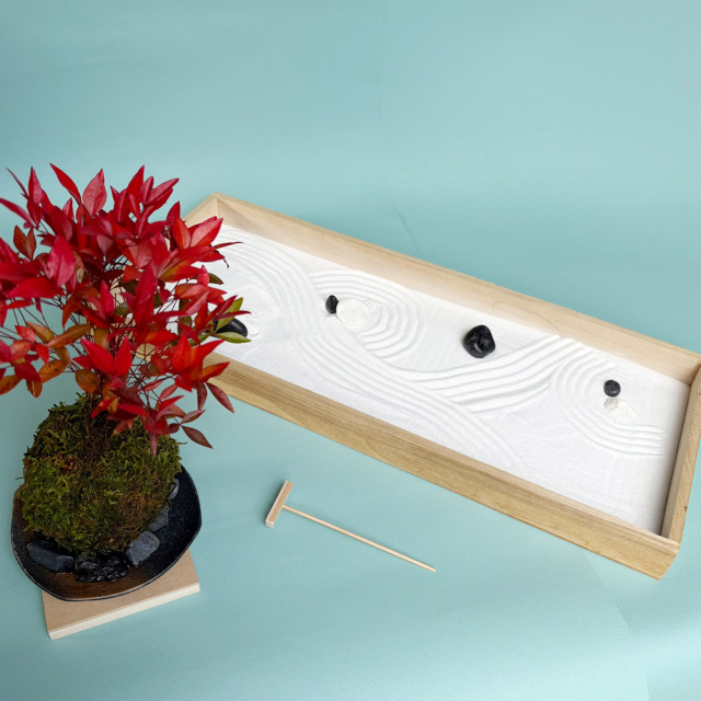 枯山水玉砂利南天