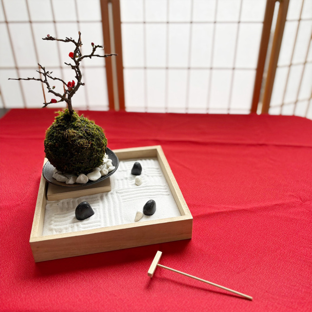 枯山水玉砂利紅長寿