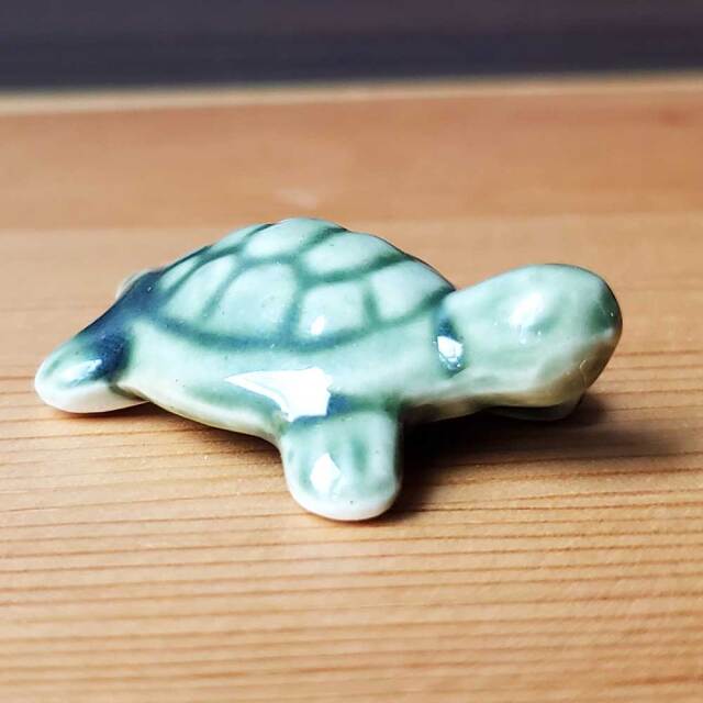 添配や盆景に【ミニチュア 緑亀（みどりがめ） 幅3．5cm】かめ