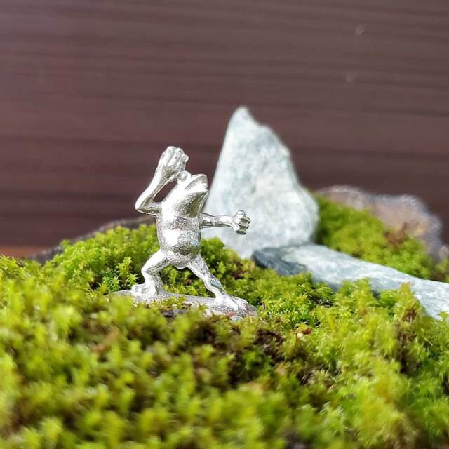 錫製 ミニチュア 鳥獣戯画 カエル（蛙）】かえる 枯山水 苔盆栽 苔