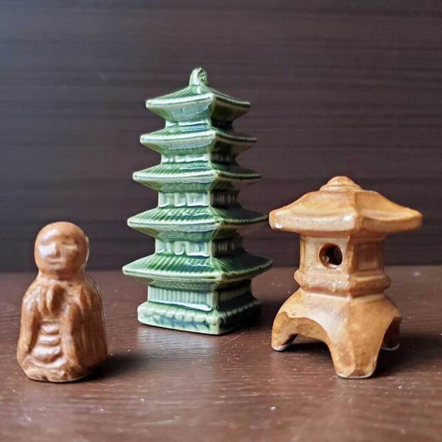 灯篭・五重塔セット ミニチュアセット3点セット【五重塔で修行中】燈籠 灯籠 蟷螂 燈篭