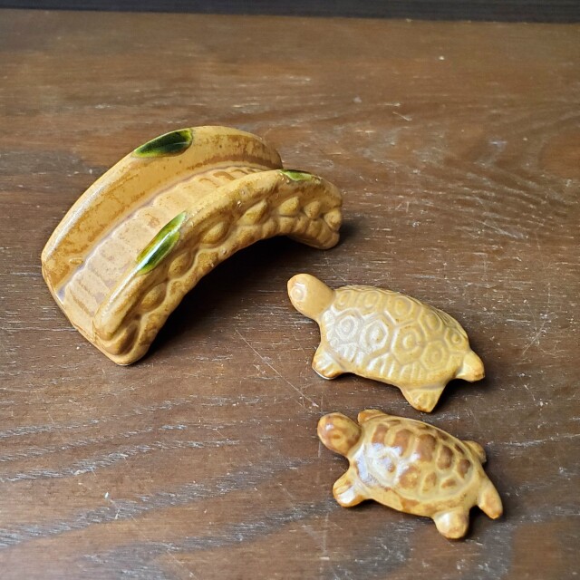 とある神社にある池の風景