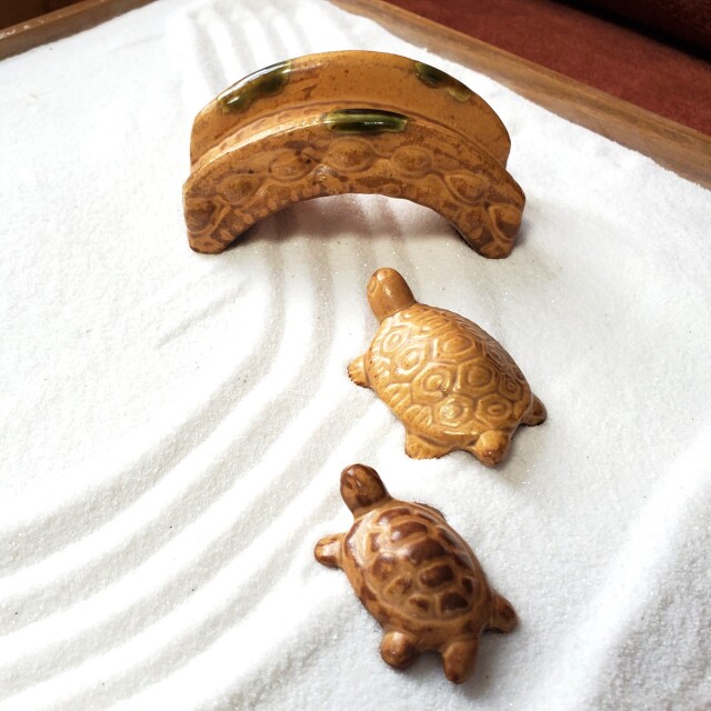 とある神社にある池の風景