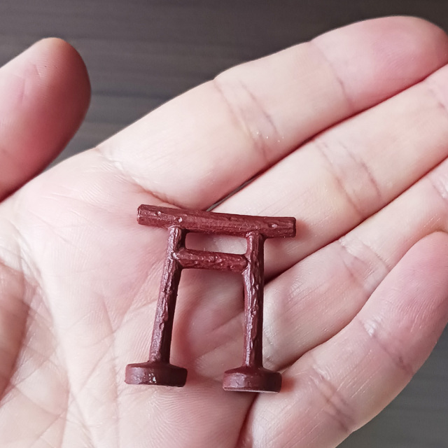 翡翠の彫刻 山水花鳥彫 木製台座付 専用箱付 本体のみ465g 翡翠の彫刻 山水花鳥彫 木製台座付 専用箱付 本体のみ465g 翡翠