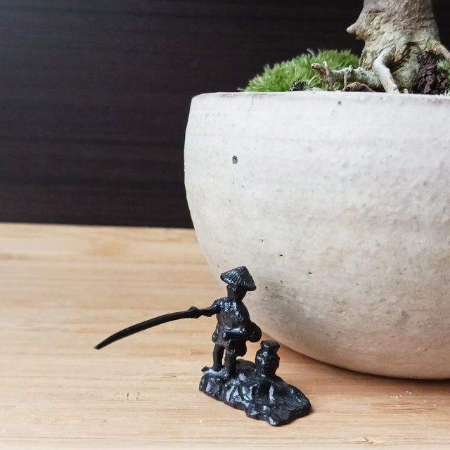 ミニチュア 添配 盆景 蝋型鋳物 銅製 釣り人（つりびと）