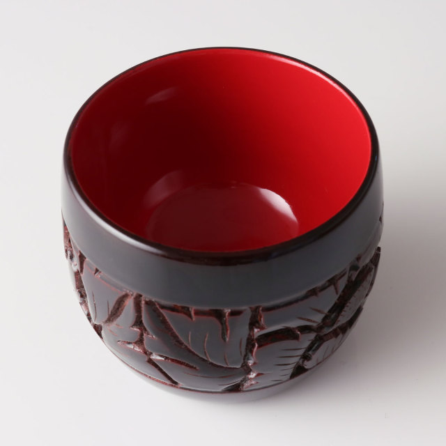 村上木彫堆朱 藤井漆工 ぐい呑 牡丹唐草 朱溜塗