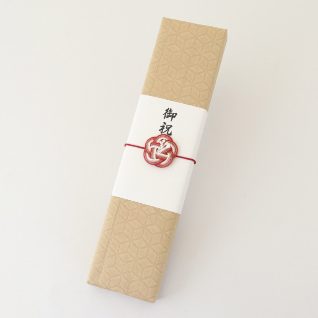 IONO］小千谷縮布（おぢやちぢみふ） 扇子 シェル型 千鳥格子［IONO縮