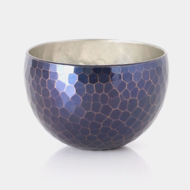 ◇[オマケ付]銅製ぐい吞み(青藍色)金茶色Versionもあるよ！ 清雅堂］鎚起銅器｜酒器「ぐい呑み」青藍色（口径50mm、容量50ml