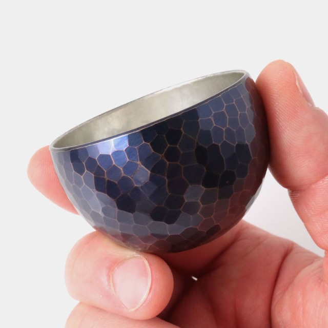 清雅堂］鎚起銅器｜酒器「ぐい呑み」青藍色（口径50mm、容量50ml