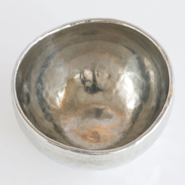 ぶんた様 新品 鎚起工房 清雅堂 錫鍛造打出 ぐい呑み酒器揃 2客 径6xh3c ぶんた様 新品 鎚起工房 清雅堂 錫鍛造打出 ぐい呑み酒器