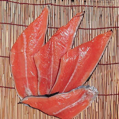 佐渡産ふっくら銀鮭　尾