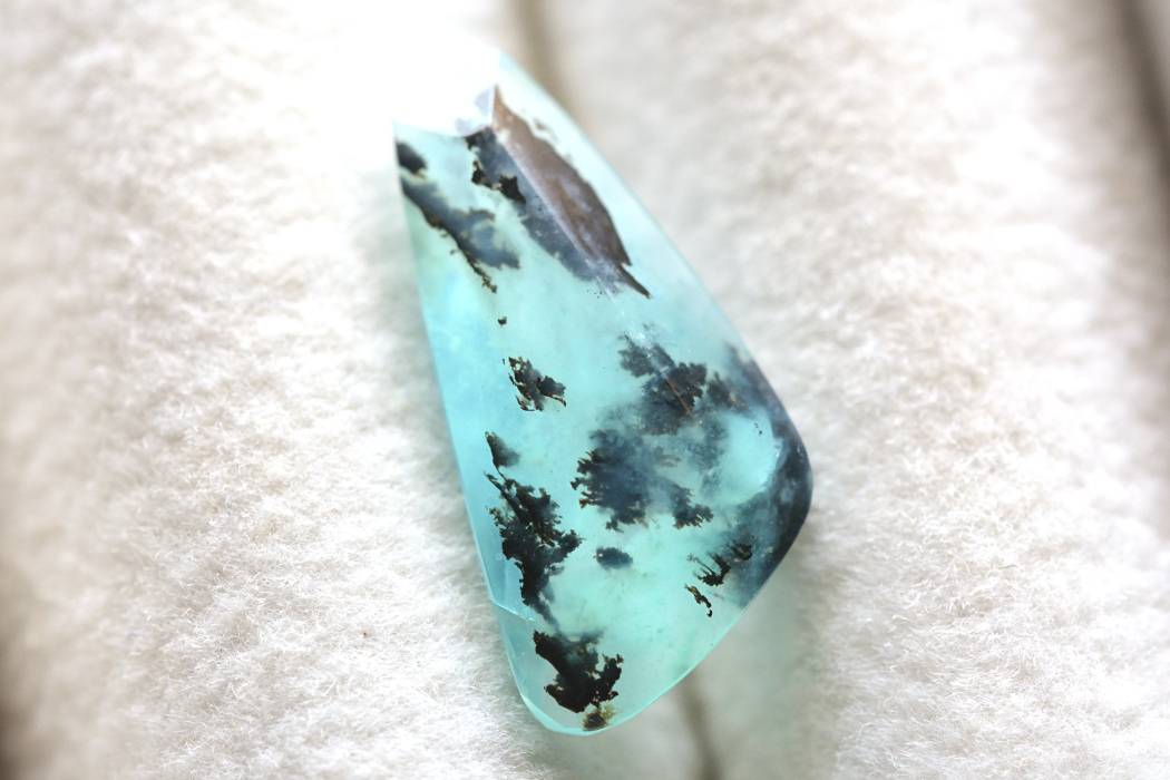 デンドリティックブルーオパール【41】ルース・カボション（17.5×8mm）