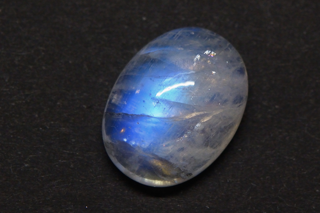 レインボームーンストーン【34】ルース・カボション　（20×15mm）