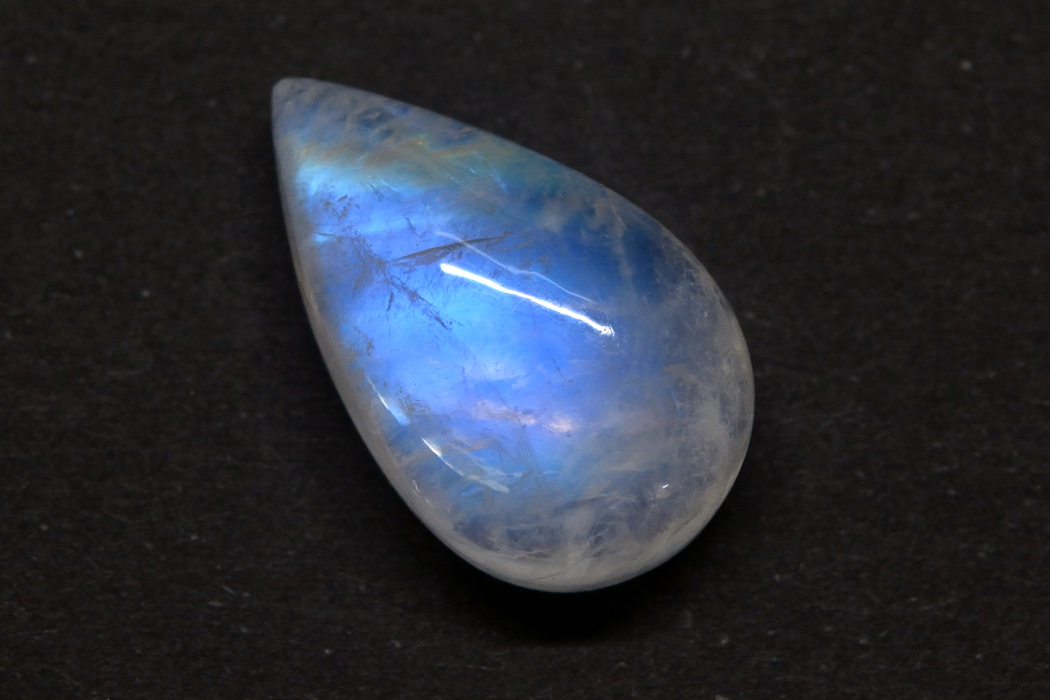 レインボームーンストーン【41】ルース・カボション　（24×14.5mm）