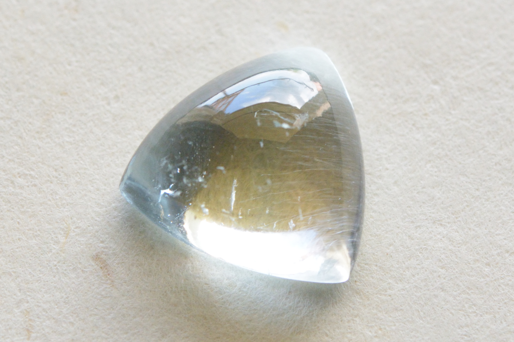 ブルートパーズ（非加熱未処理）【20】ルース・カボション（14.5×15mm）