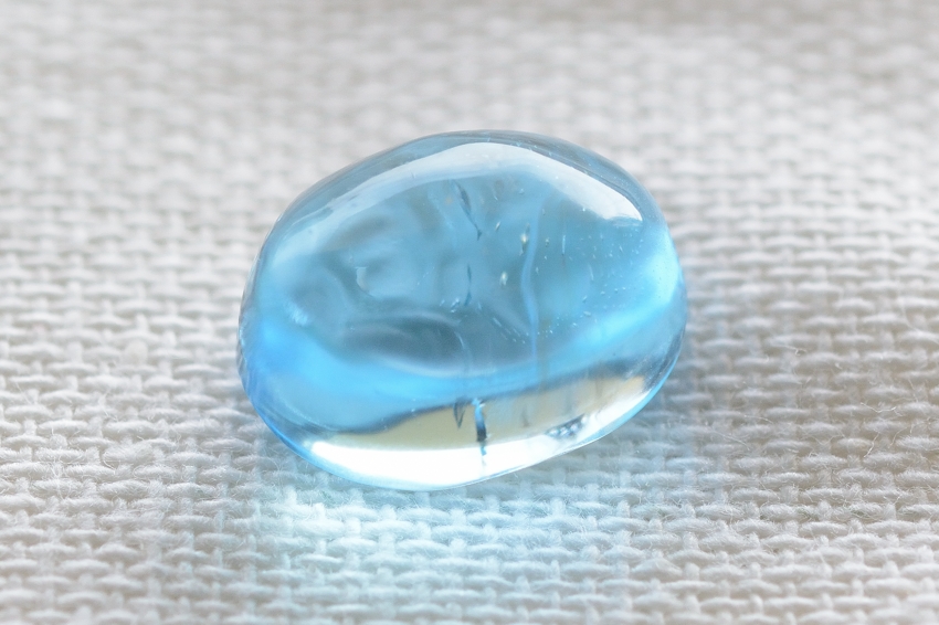 ブルートパーズ【24】天然石ルース・カボション（15.5×12mm）