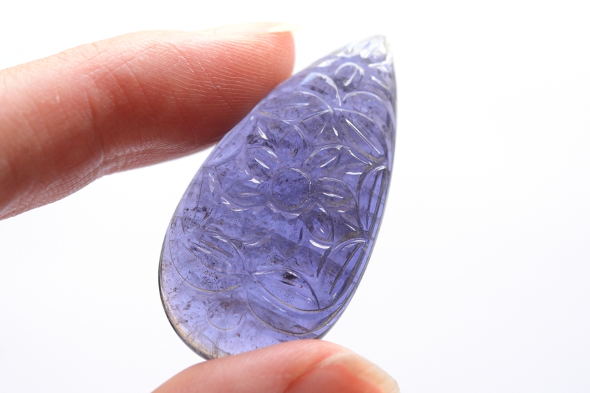 アイオライト（カービング）【1】天然石ルース・カボション