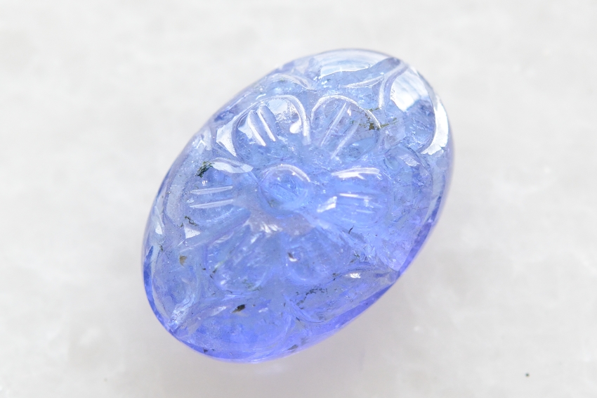 タンザナイト（カービング）【31】天然石ルース・カボション　（16×11mm）