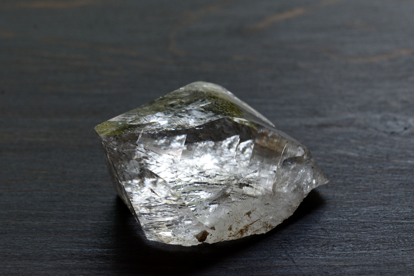 ヒマラヤ・ガネーシュヒマール産水晶　ポイント/原石【3】 （74×53×24mm）