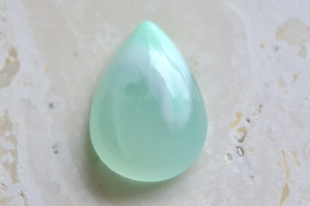 クリソプレーズ【62】ルース・カボション　（19.5×14mm）