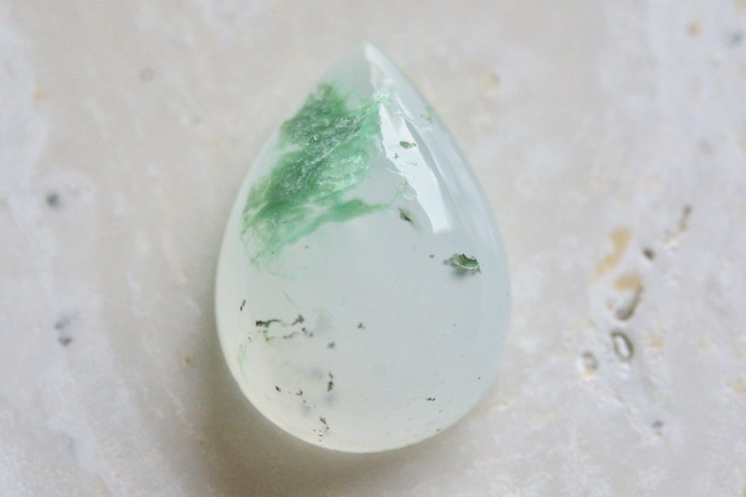 クリソプレーズ【63】ルース・カボション　（16.5×11.5mm）