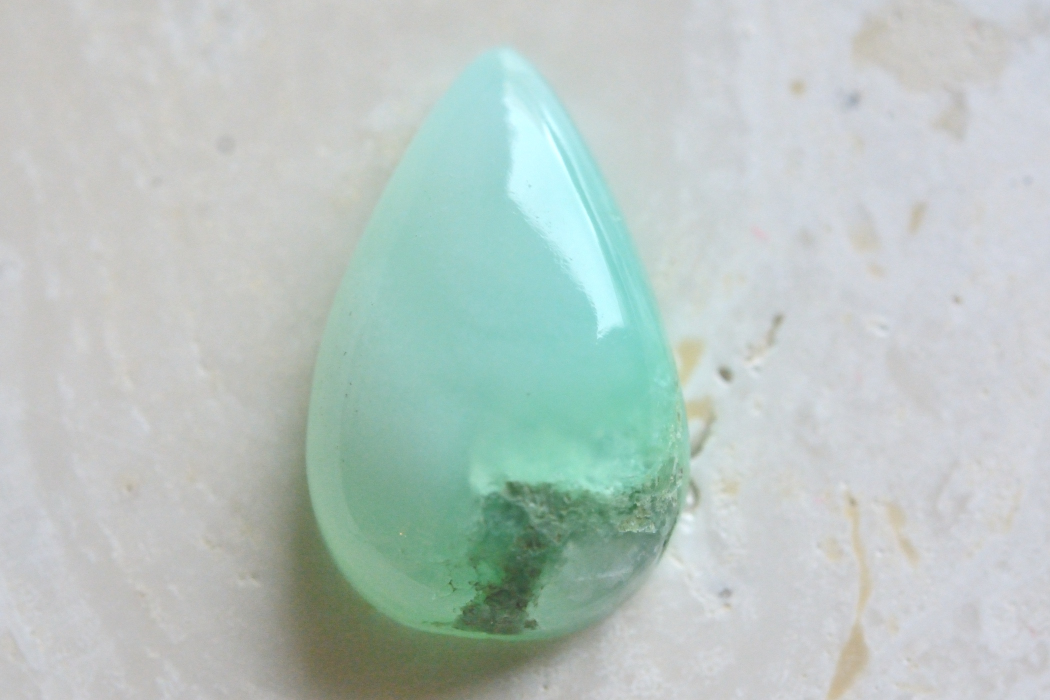 クリソプレーズ【64】ルース・カボション　（18.5×11.5mm）