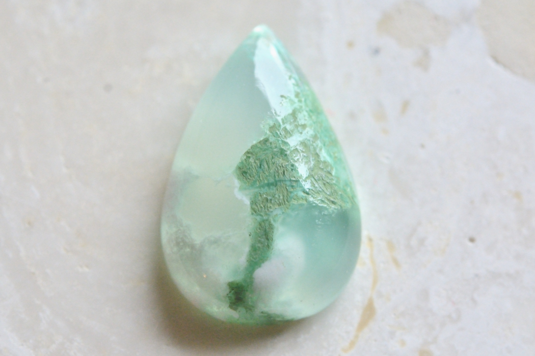 クリソプレーズ【65】ルース・カボション　（20×13mm）
