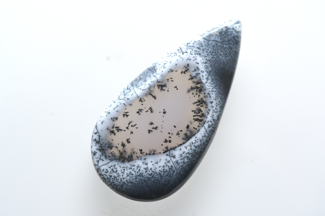 デンドライトオパール【5】ルース・カボション（51×26mm）