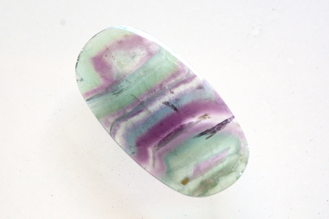 フローライト【64】ルース・カボション　（30.5×16.5mm）