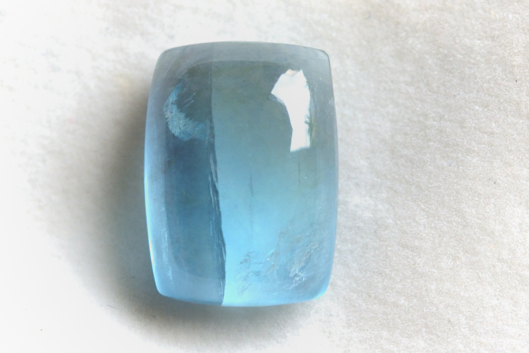 ブルーフローライト【70】ルース・カボション　（15.5×11.5mm）