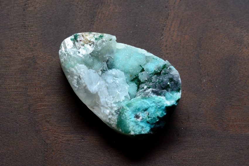 ジェムシリカ・ドゥルージー【6】　天然石ルース・カボション　（33×22mm）