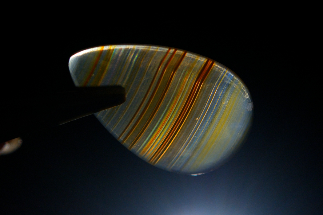 イリスアゲート【13】ルース・カボション（31.5×20.5mm）