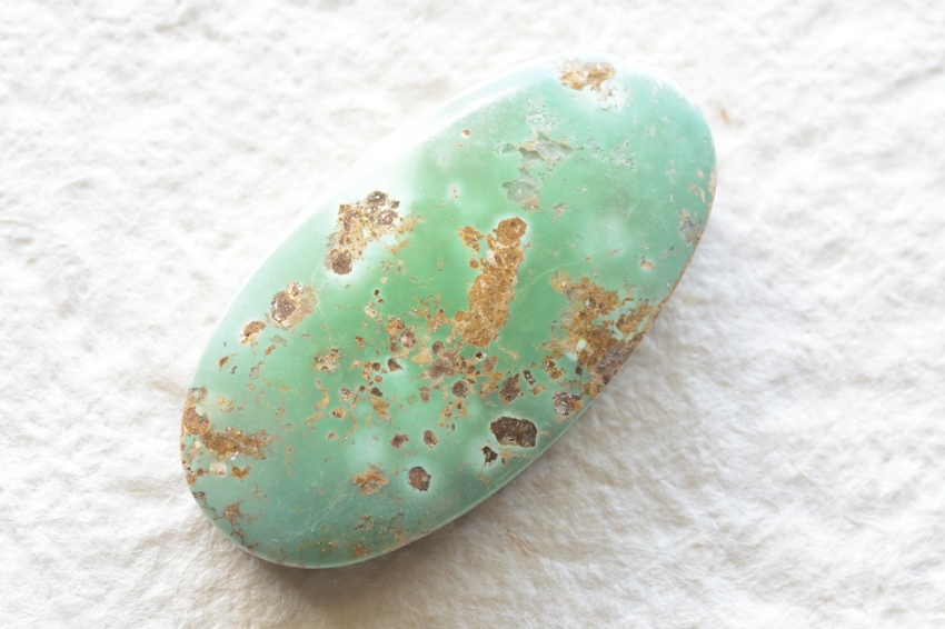 イラン産（ペルシャ）ターコイズ【88】天然石ルース・カボション（39.5×21mm）