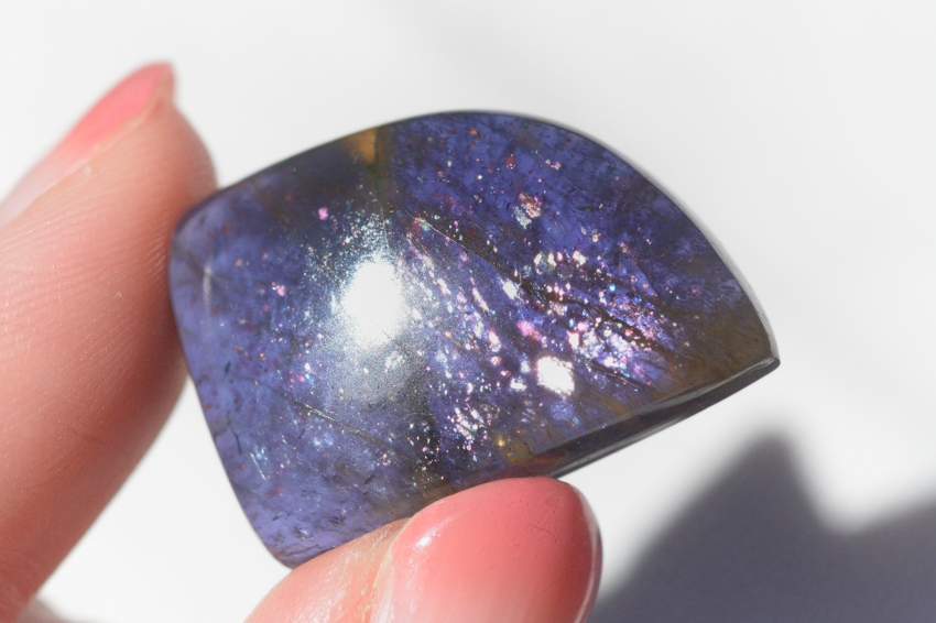 アイオライトサンストーン【16】ルース・カボション（24×17.5mm）