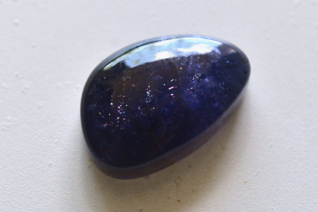 アイオライトサンストーン【42】ルース・カボション（×ｍm）