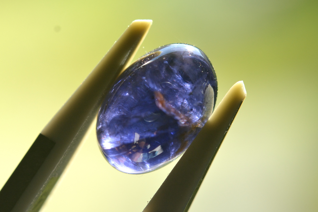 アイオライト【52】ルース・カボション（10.5×7.5ｍｍ）