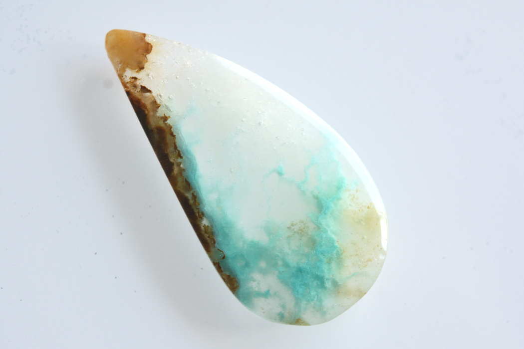 ペルー産ジェムシリカ【4】ルース・カボション（37×18.5mm）