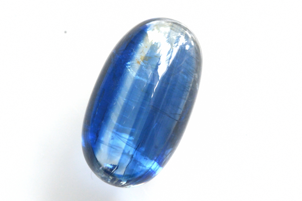 ネパール産カイヤナイト【50】ルース・カボション（20.5×11.5mm）