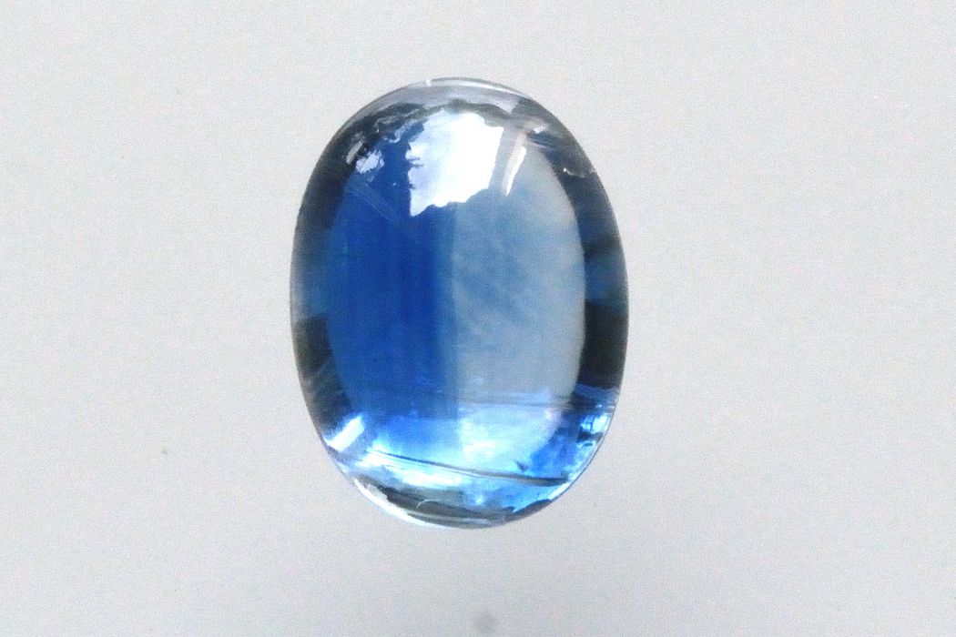 ネパール産カイヤナイト【59】ルース・カボション（10.5×7.5mm）