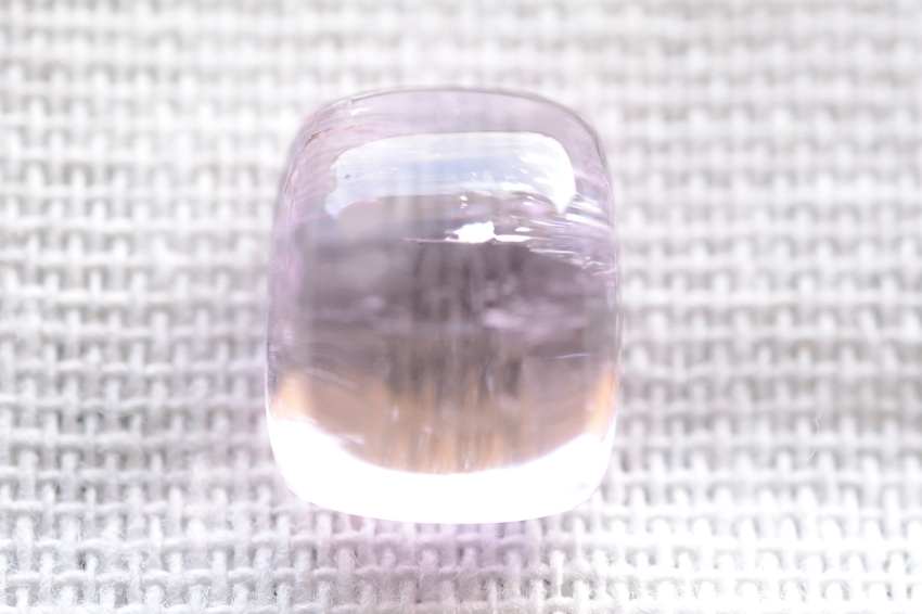 クンツァイト【14】天然石ルース・カボション（13.5×11mm）