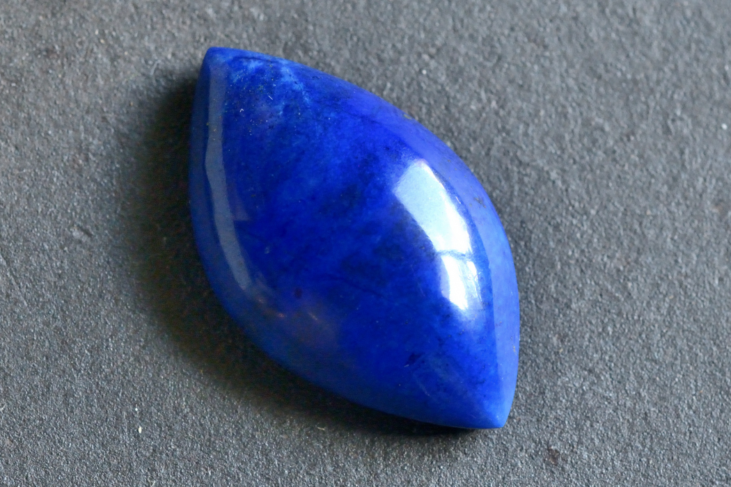 ラピスラズリ【1】　ルース・カボション（23.5×14mm）